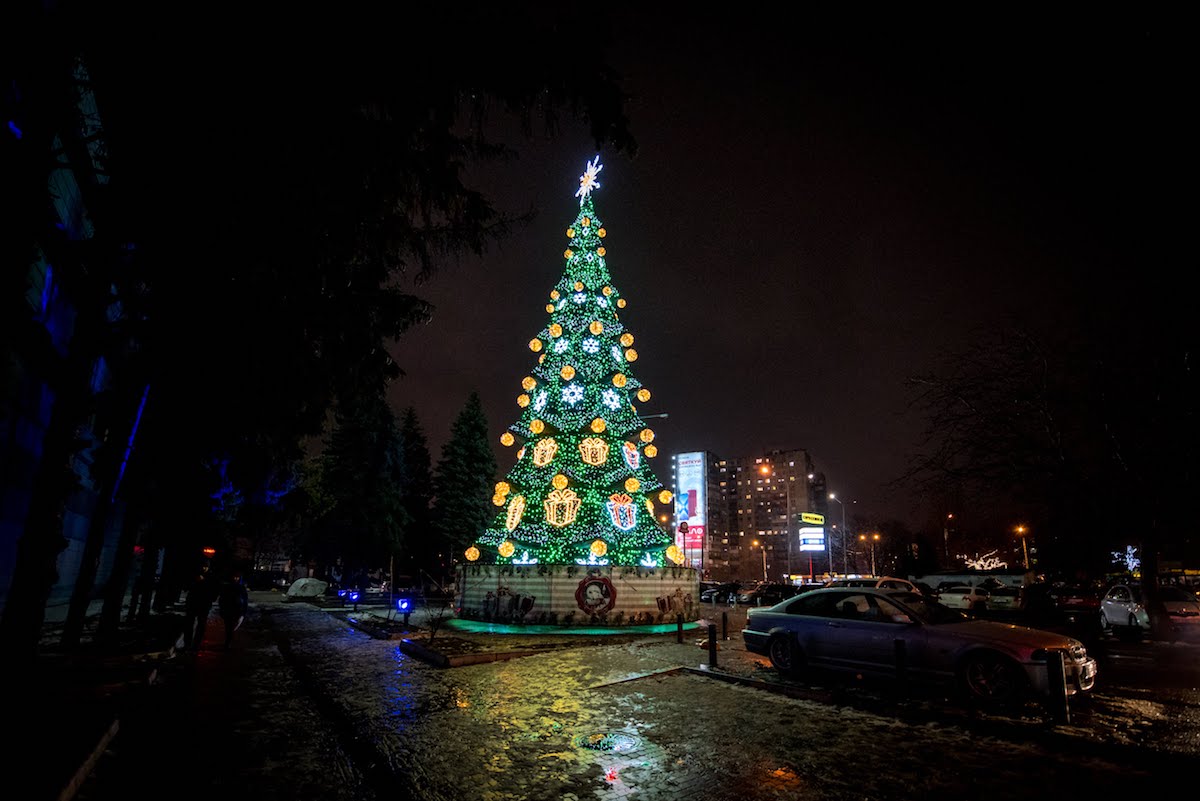 Одеса, ялинка біля ТРЦ "CITY CENTRE" на Таірова, 2019